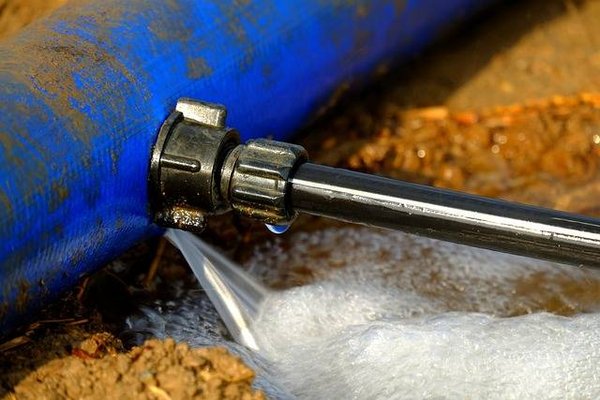 Comment gérer une fuite d'eau dans un logement en location en copropriété ?